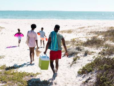 vacanza in spiaggia fra amici