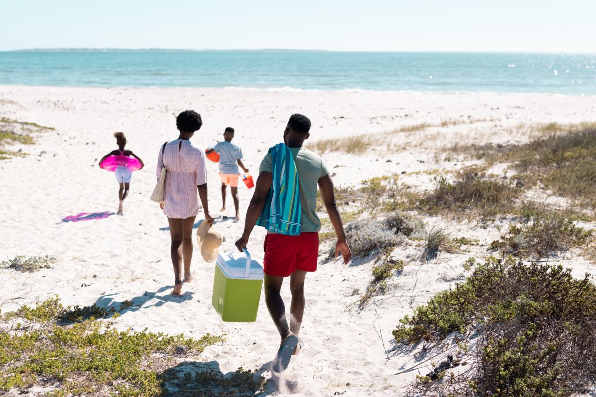 vacanza in spiaggia fra amici