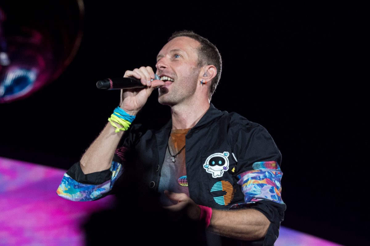 Chris Martin e i Coldplay alla conquista dell’Italia: pizza a Napoli in attesa dei concerti