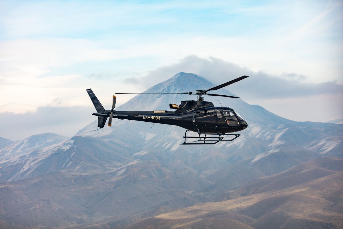 Cade un elicottero sul Monte Rosa: tragedia sfiorata