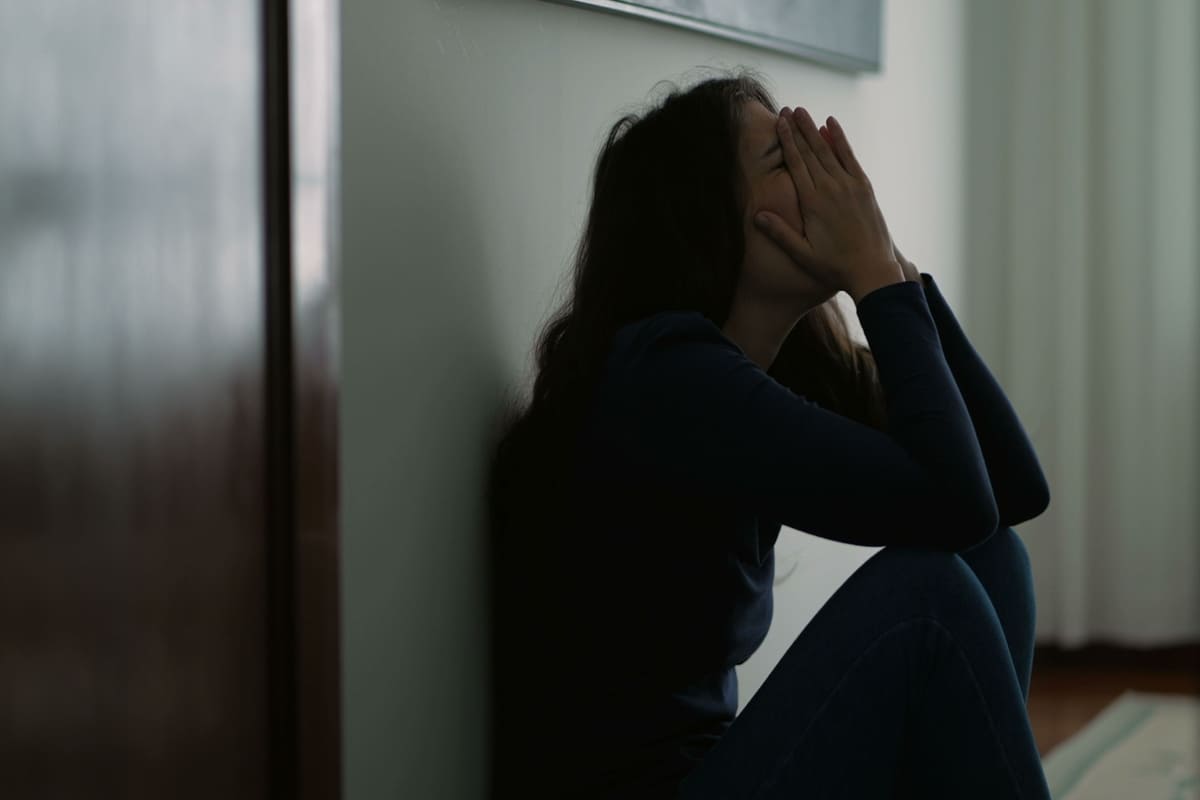 Invitato in casa prova a violentarla: orrore per una ragazza