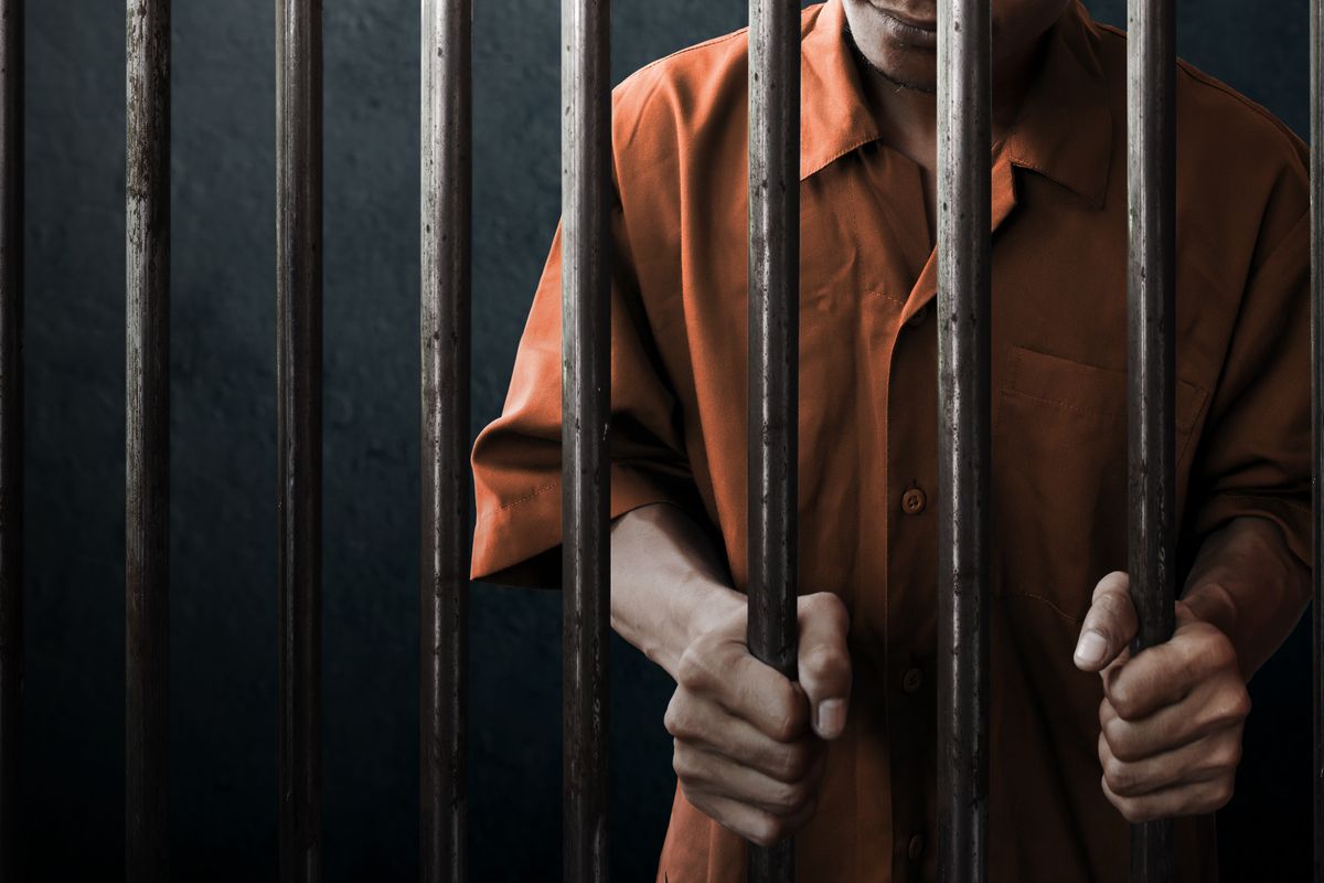 Netturbino stupratore, l’ira dei detenuti in carcere: lo hanno pestato