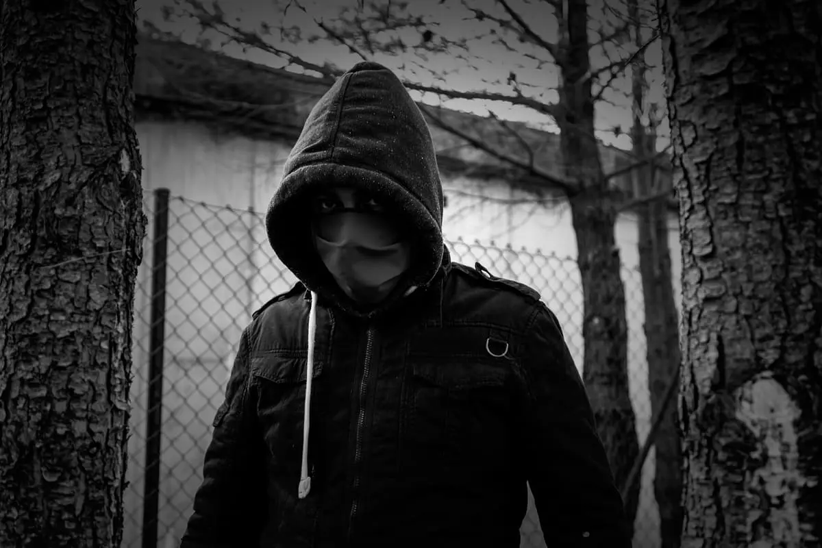 criminale prepara aggressione