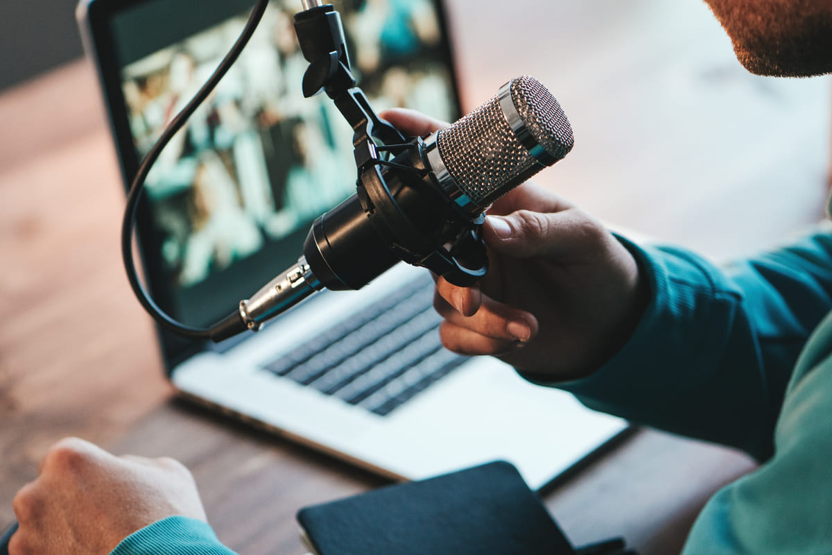 Puntare sull’audio per raccontare storie: la sfida della podcast company Chora