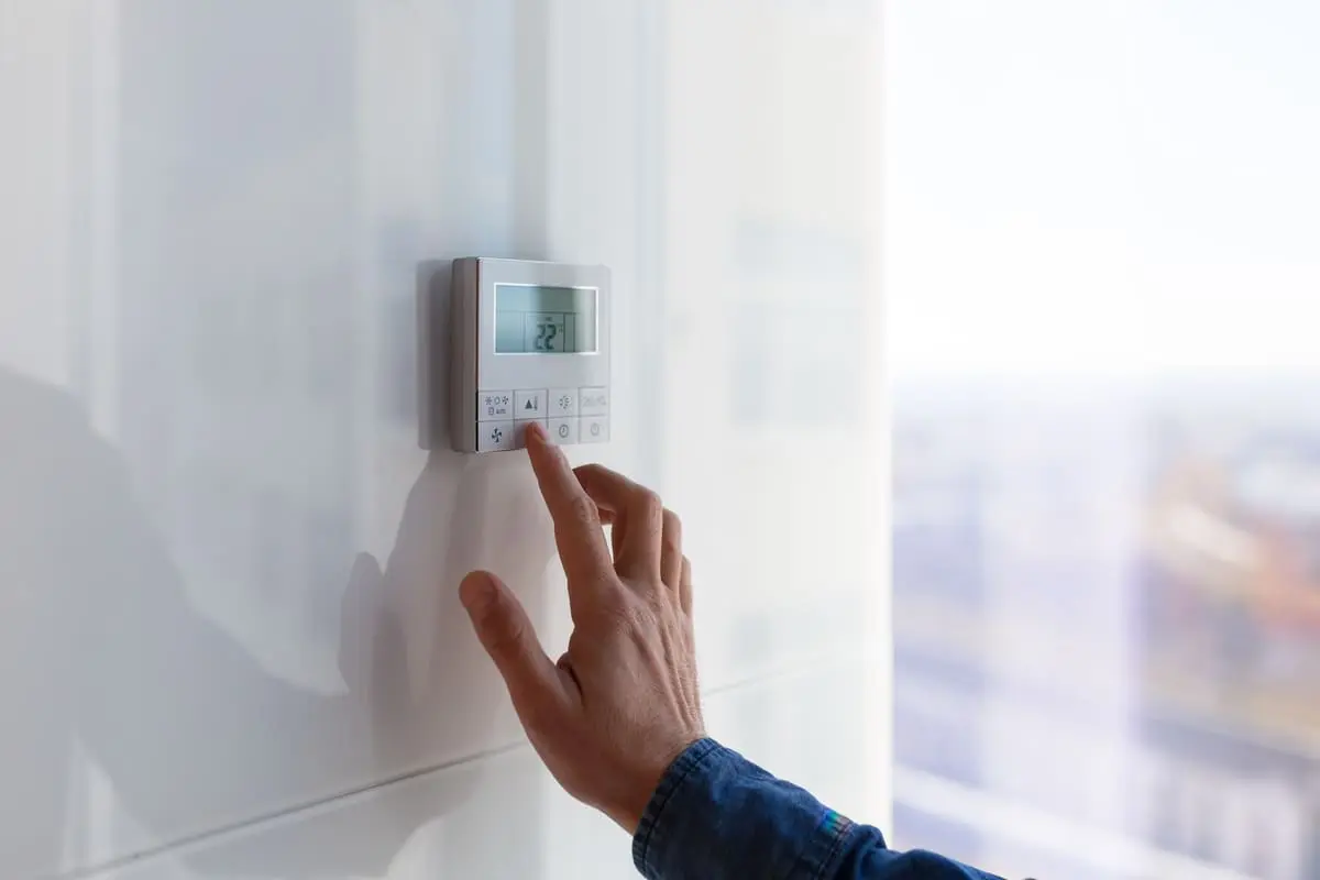 regolare riscaldamento termostato