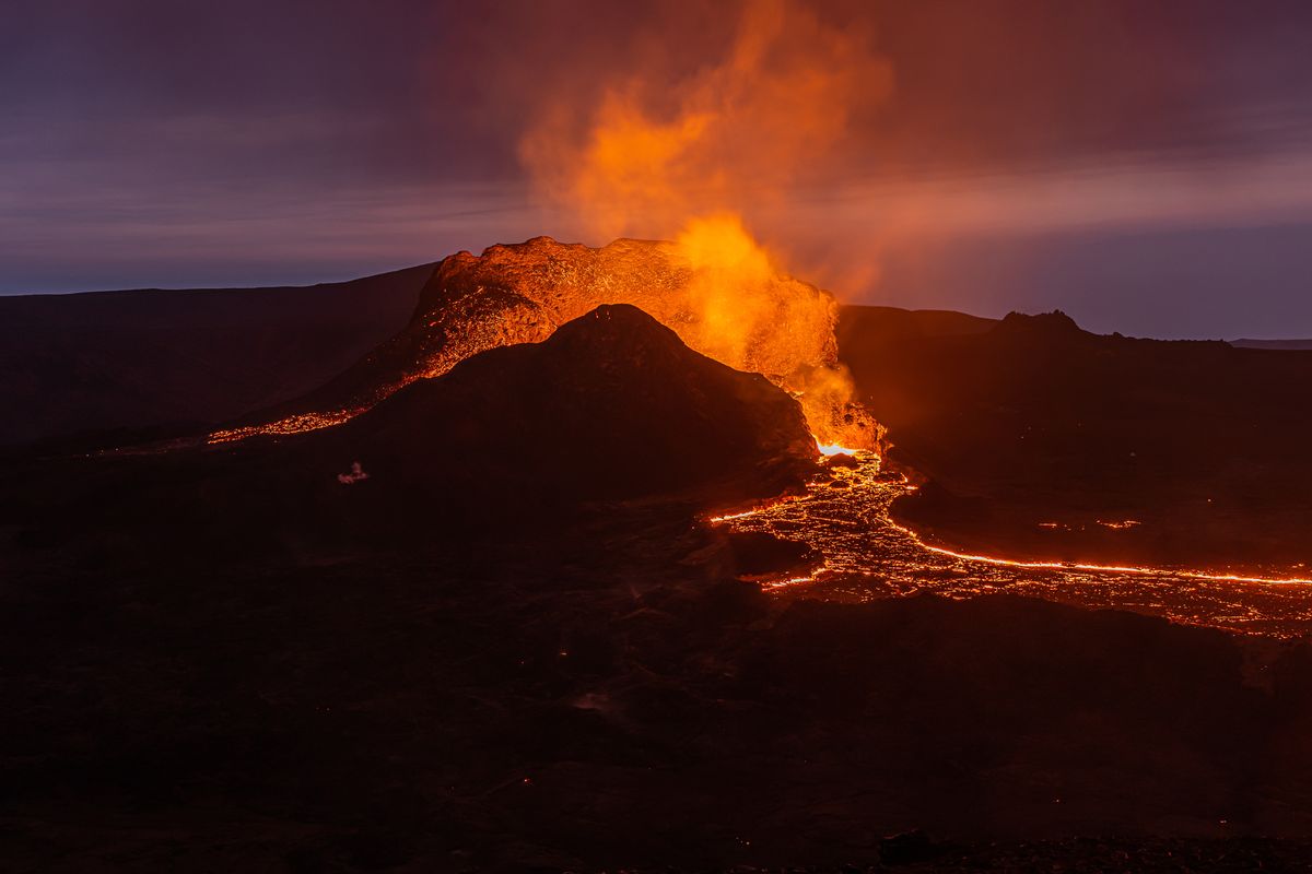 Eruzione del vulcano Stromboli, scatta l’allerta arancione: quali sono i rischi
