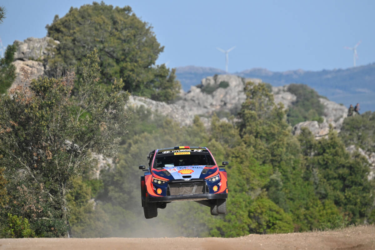 Hyundai di Neuville domina il Rally Montecarlo 2024: Ogier e Evans inseguono