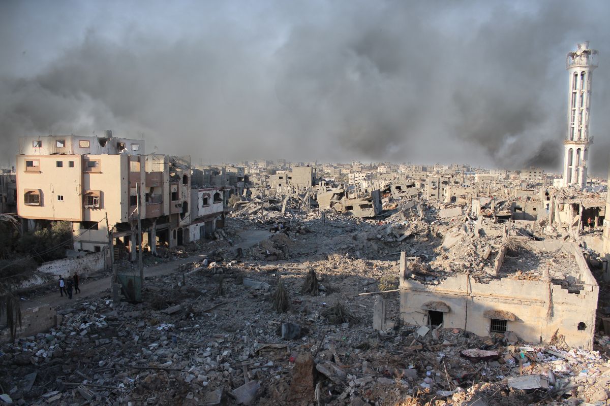 Città distrutta per la guerra tra Israele e Palestina