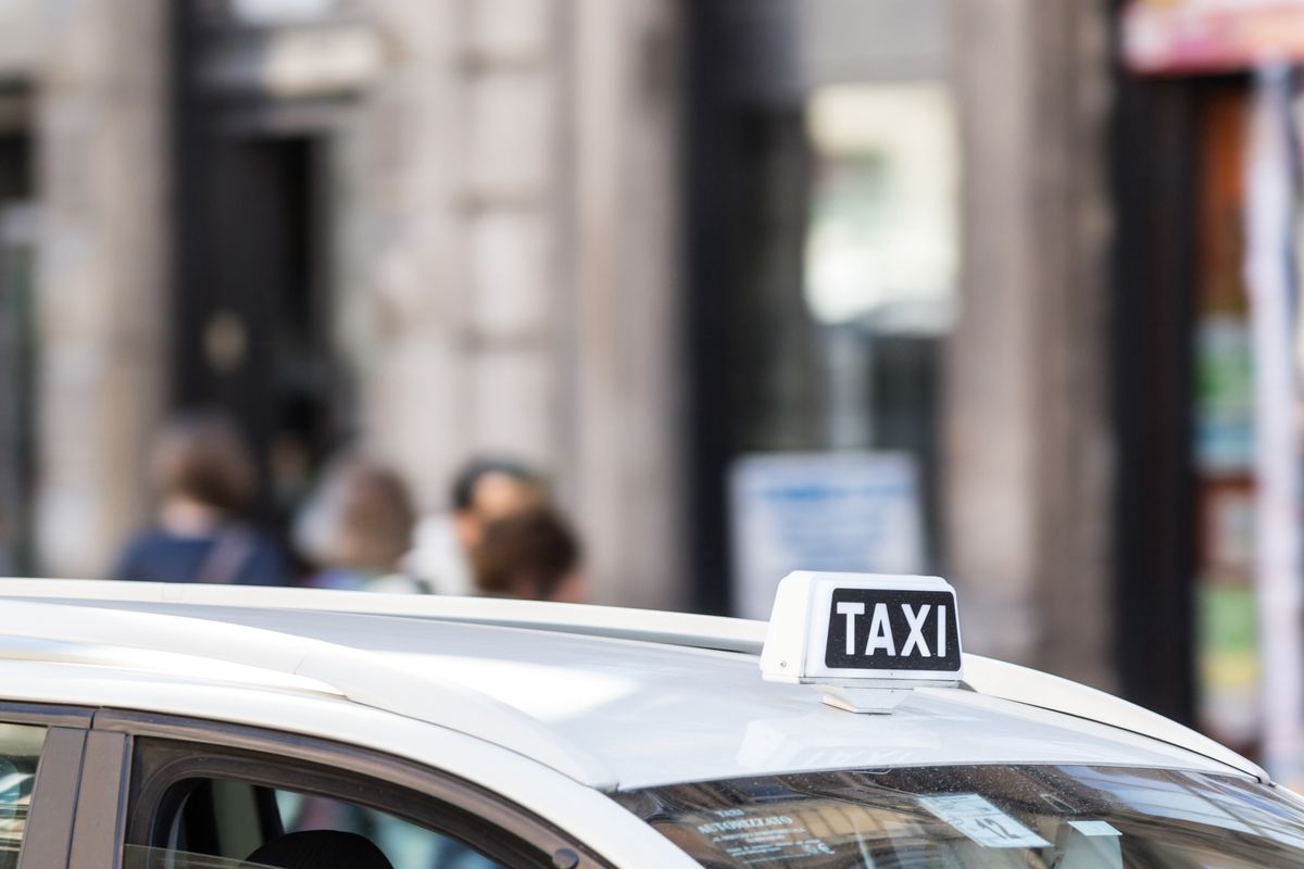 Salta lo sciopero dei taxi per il 5 e 6 giugno: è subito polemica
