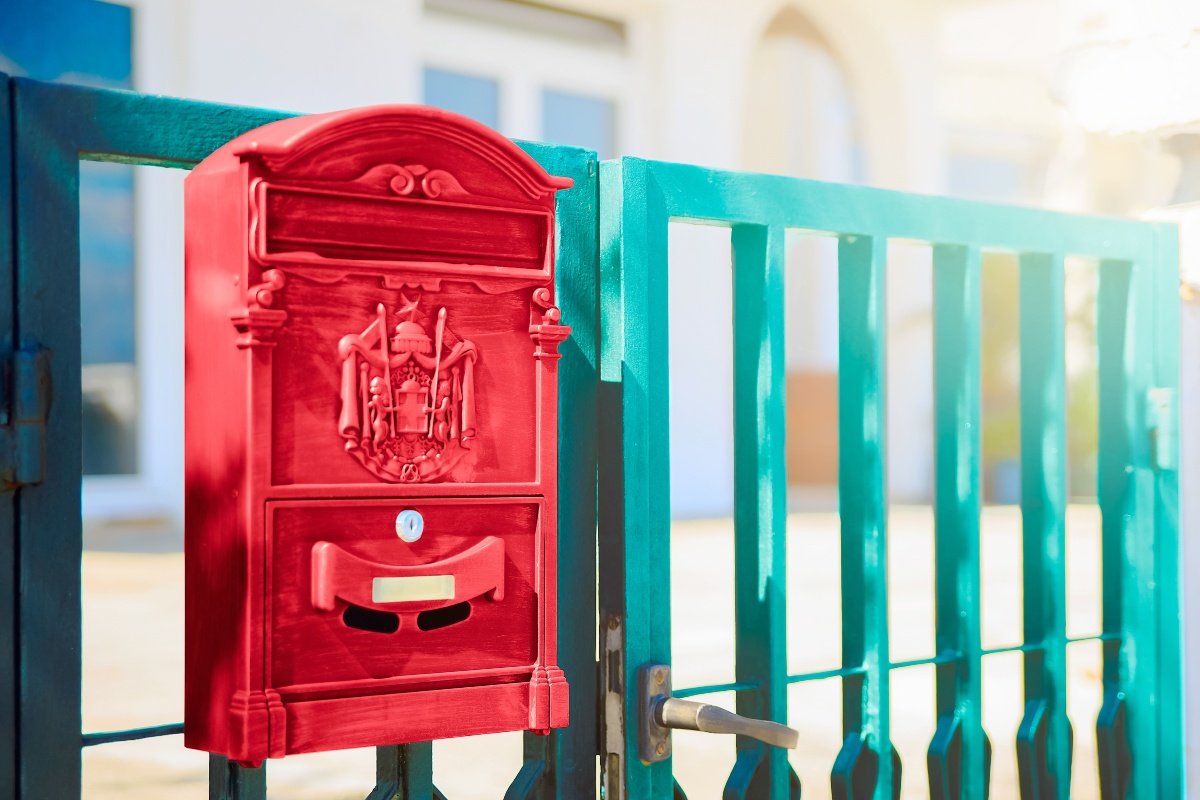 In Giappone, è possibile trovare la cassetta postale più profonda al mondo