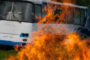 Autobus in fiamme