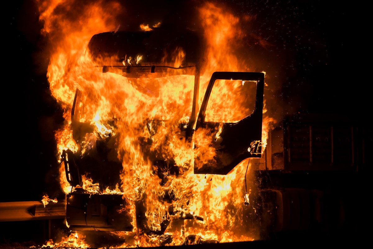 Esplode camion cisterna, è strage: oltre 95 persone muoiono bruciate