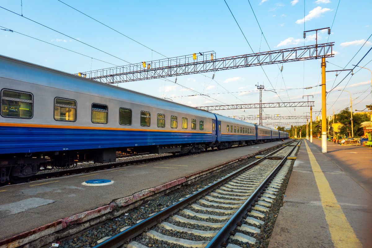 Investito e ucciso da un treno, circolazione sospesa: cosa è successo