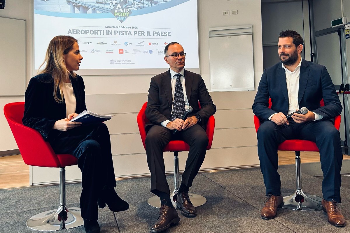 Armando Brunini, AD di SEA, e Andrea Giuricin, docente di Economia dei Trasporti all'Università Bicocca, partecipano all’evento “Aeroporti nel mondo che cambia” all’aeroporto di Linate