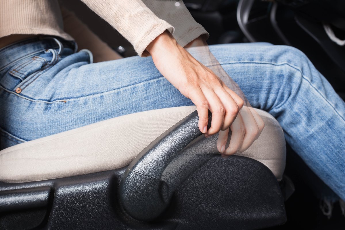 Regolazione sedile dell'auto