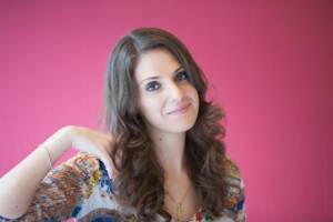 Un primo piano della scrittrice Valeria Luzi