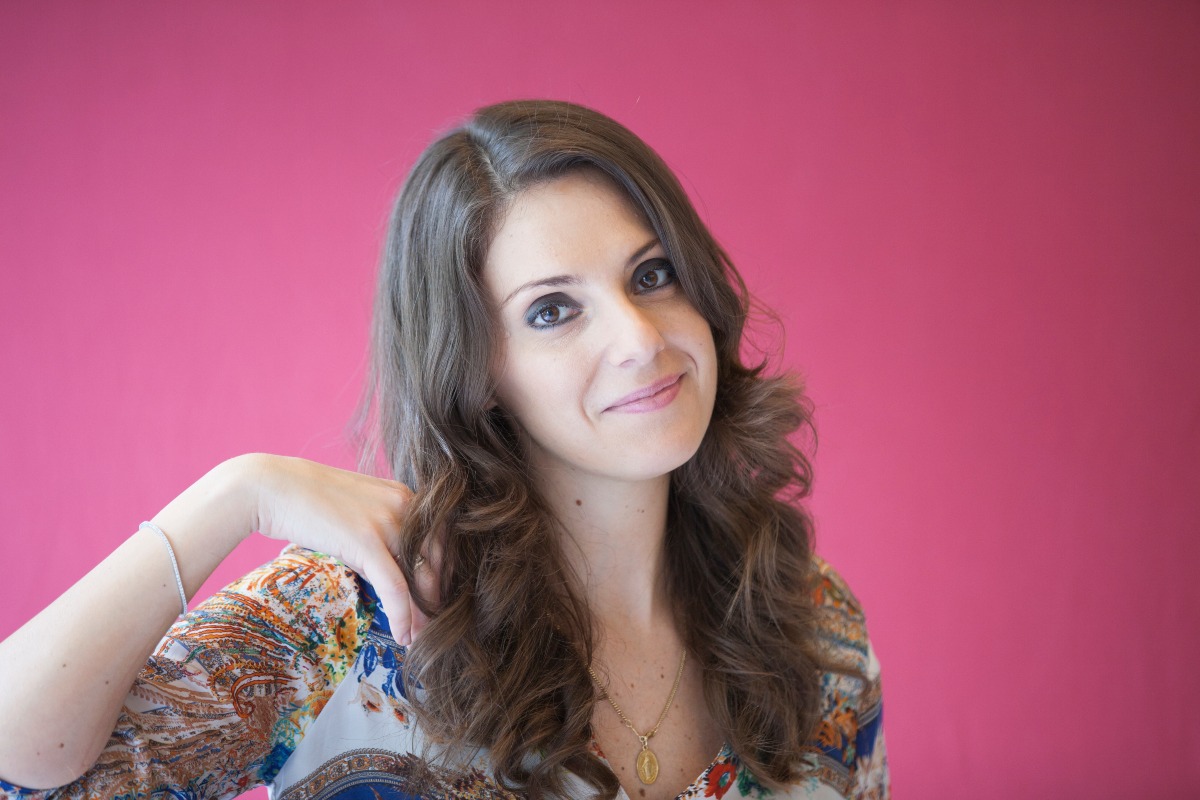 Un primo piano della scrittrice Valeria Luzi