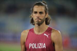 Gianmarco Tamberi gareggia nel salto in alto al Diamond League di Roma