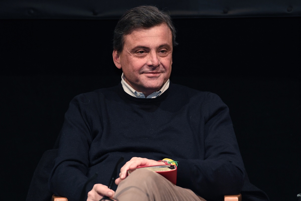 Un primo piano di Carlo Calenda