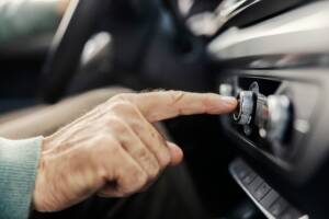 Radio in auto