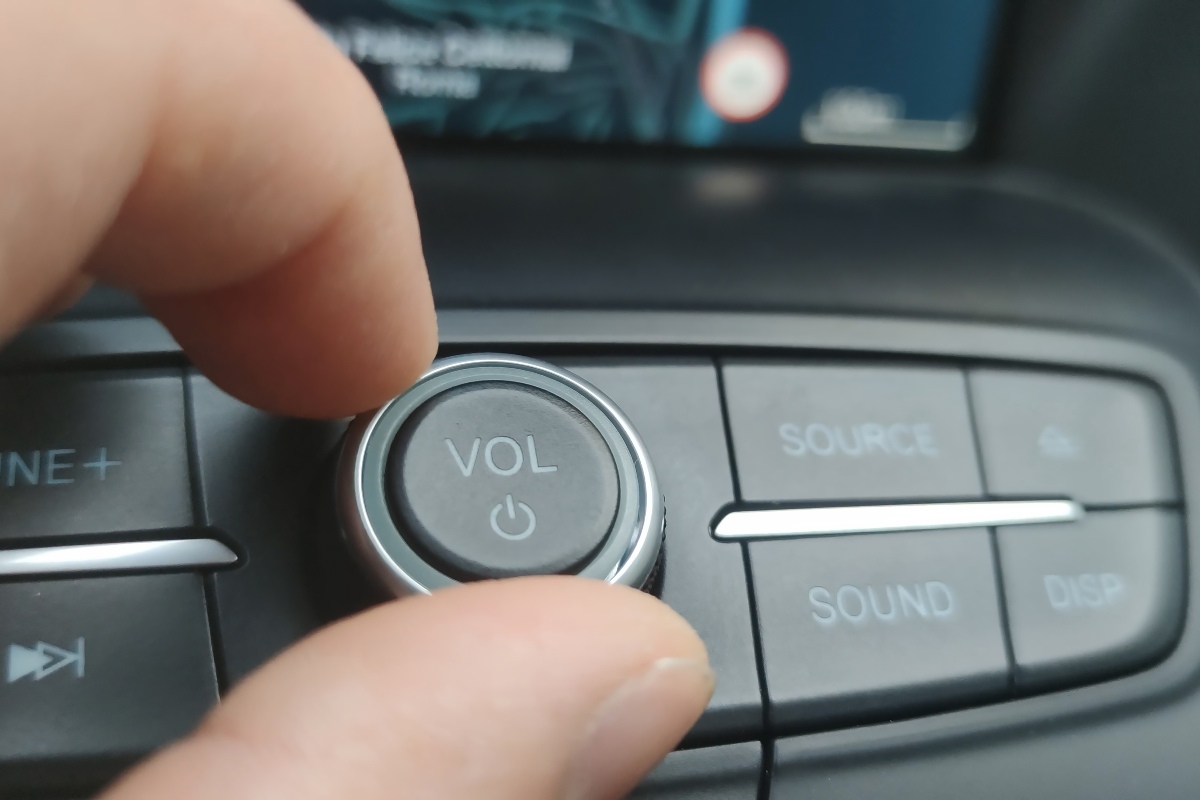 Radio in auto