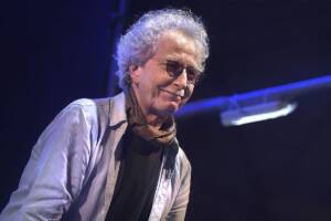 Fabio Concato durante un concerto