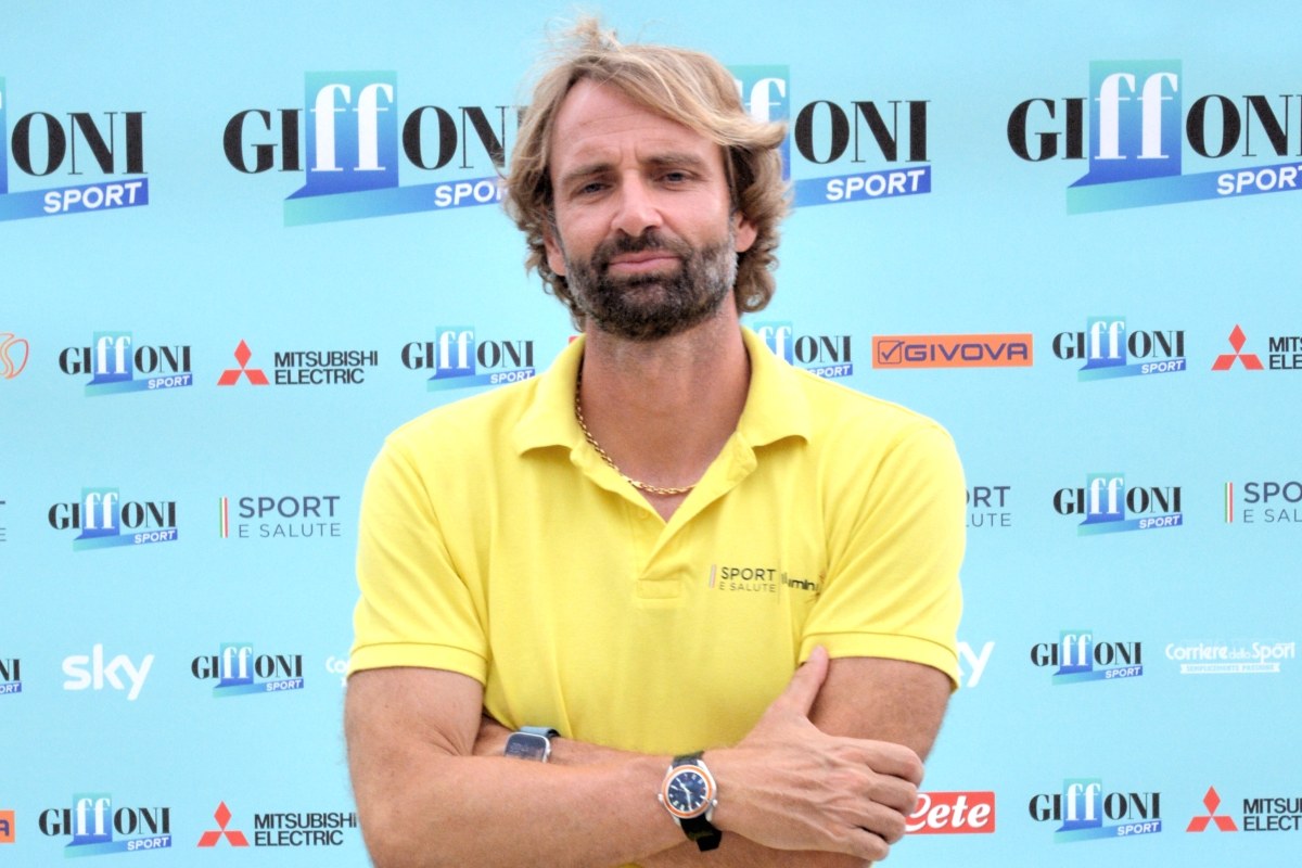 Massimiliano Rosolino con una polo gialla