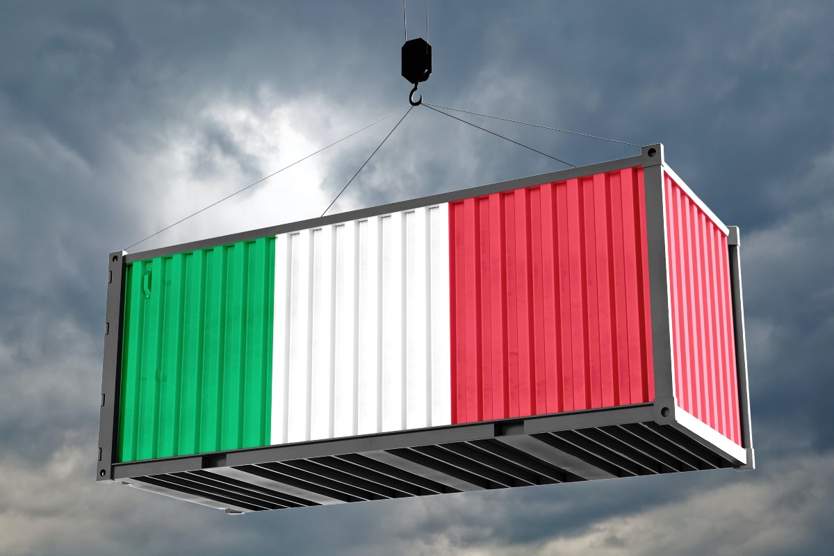 Container con bandiera italiana