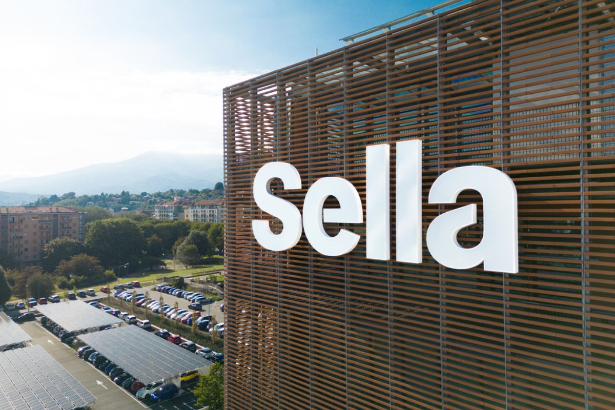 L’edificio della sede centrale di Sella a Biella.