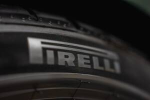 Pirelli pneumatico
