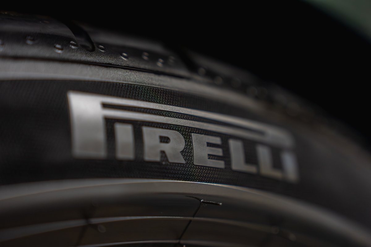 Pirelli pneumatico