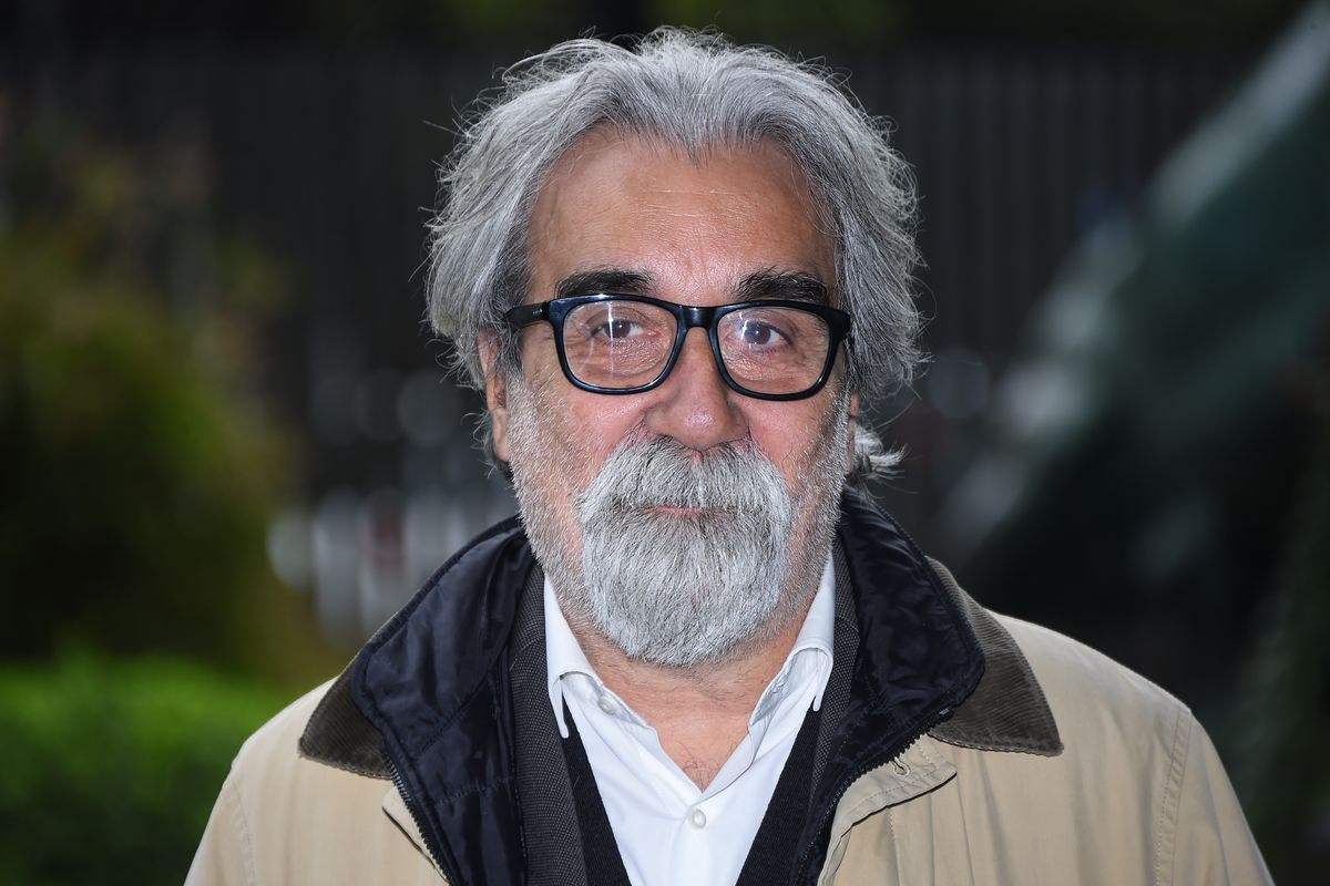 il direttore d'orchestra Beppe Vessicchio con gli occhiali