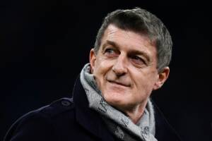 l'ex portiere di calcio Gianluca Pagliuca con una sciarpa al collo