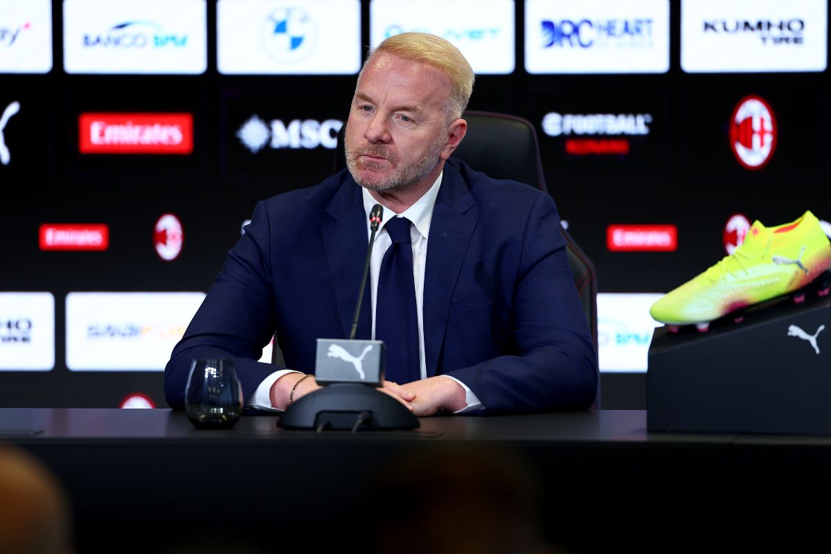 il direttore sportivo del Milan Igli Tare in conferenza stampa
