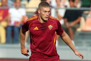 il centravanti della Roma Artem Dovbyk