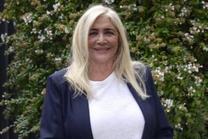 la conduttrice tv Mara Venier che sorride