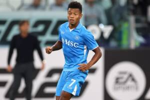l'esterno offensivo del Napoli David Neres in campo