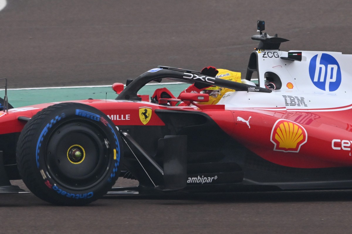 Lewis Hamilton a Fiorano guida la Ferrari SF-26