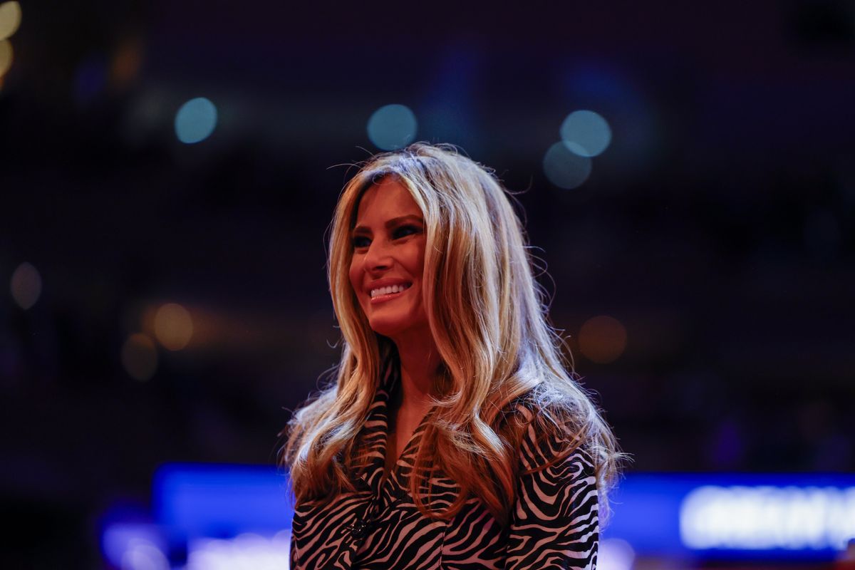 Melania Trump sorride ad un evento