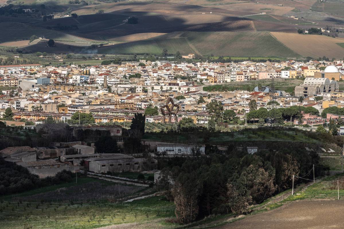 una panoramica della città di Gibellina