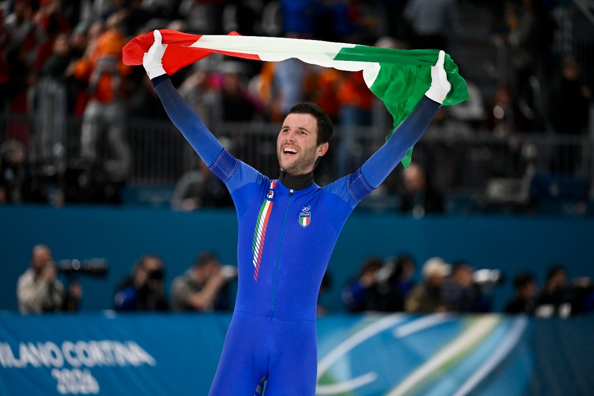 Davide Ghiotto esulta alle Olimpiadi Milano-Cortina 2026