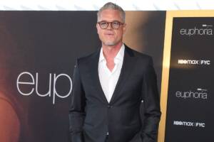 il famoso attore Eric Dane con gli occhiali ad un evento