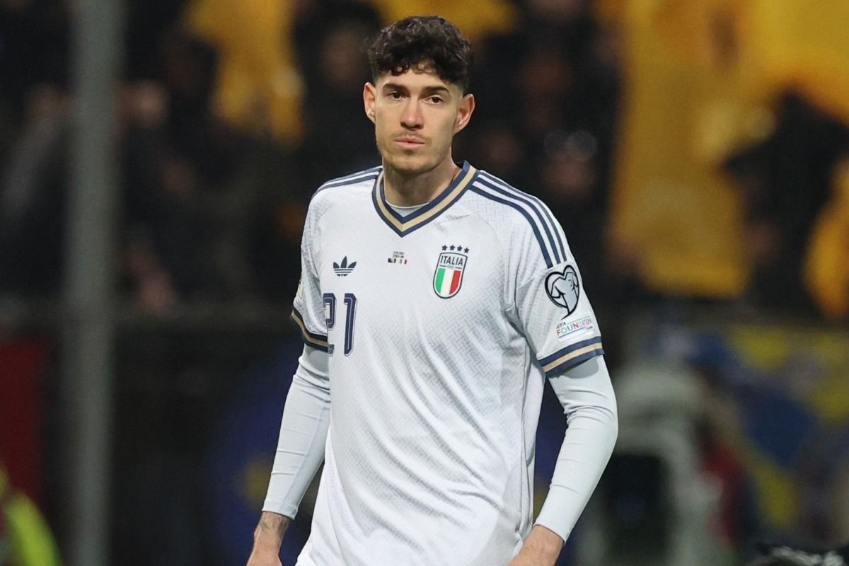 Alessandro Bastoni con la maglia della Nazionale Italiana