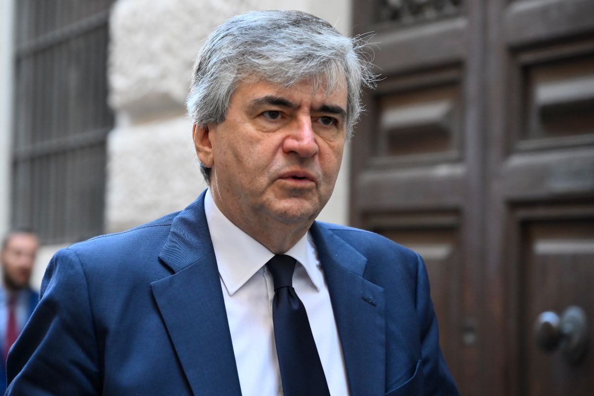 primo piano di Gianmarco Mazzi in giacca e cravatta