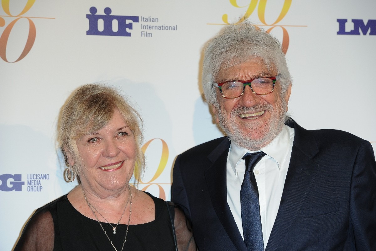 Sagitta Alter con Gigi Proietti sorridenti