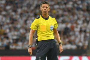 Gianluca Rocchi durante una partita internazionale