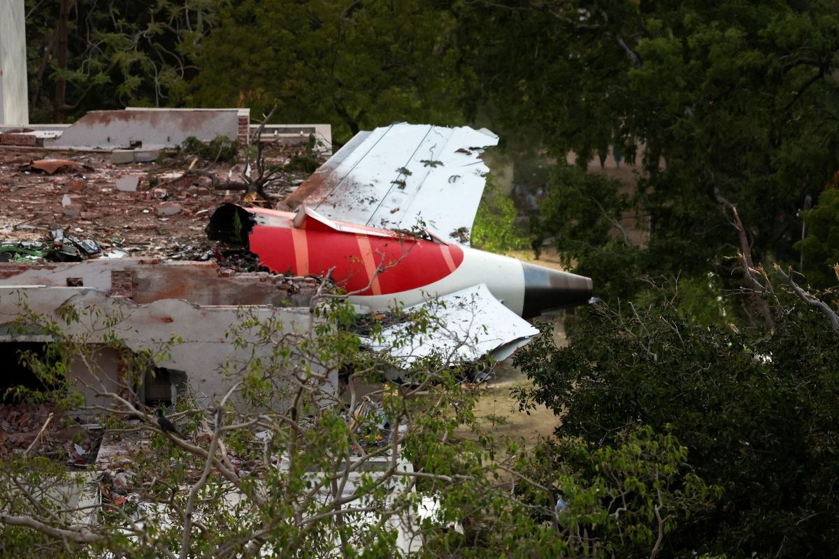 incidente aereo con velivolo distrutto