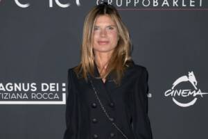 la politica Laura Ravetto con un abito nero