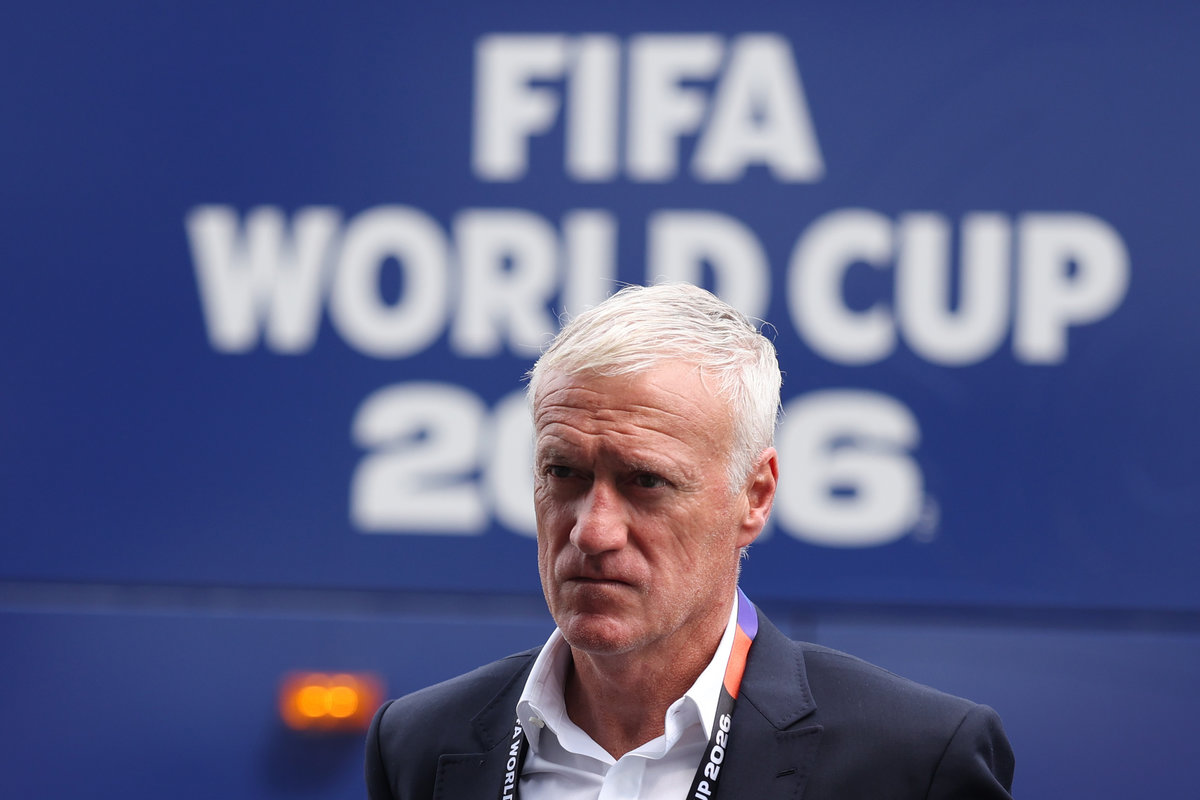 il CT della Francia Didier Deschamps al Mondiale 2026 con lo sguardo pensieroso