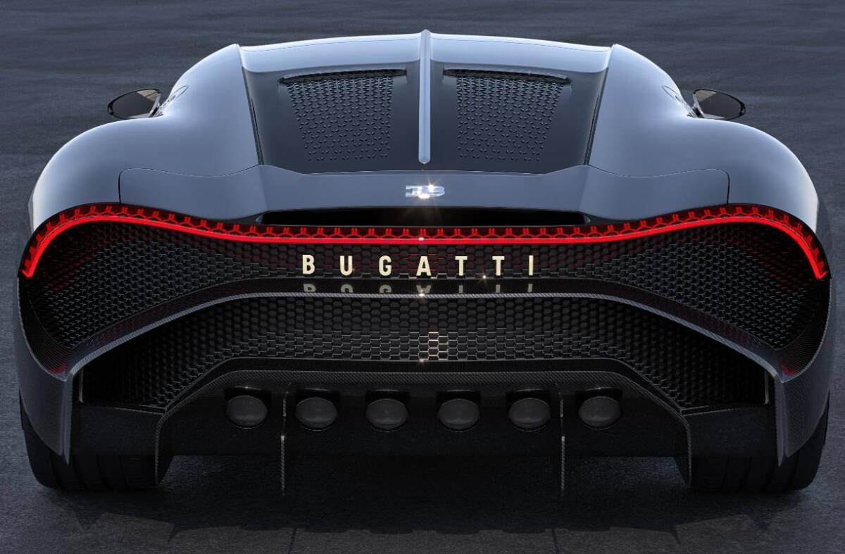 Bugatti La Viture Noire vista da dietro